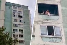 Фото - Россиянку, свесившую с балкона младенца, поместили в психбольницу